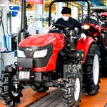 Brasil e China anunciam fábrica de tratores para agricultura familiar com a participação do MST