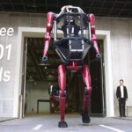 A ficção científica torna-se realidade: Unitree Robotics revela o primeiro mecha tripulado do mundo